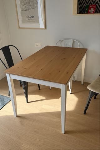 Mesa comedor Ikea - Madera y blanco