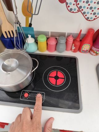 Cocinita juguete madera - funciones electr.