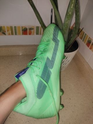 Botas fútbol T44 kipsta CLR FG  Neón Verde Speed