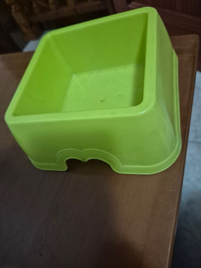 Comedero mascota - Plástico