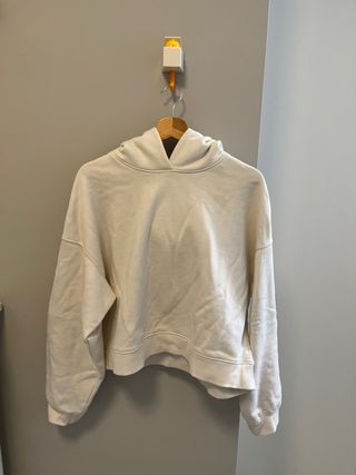 Sudadera blanca cropped oversize