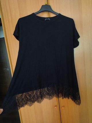 Camiseta negra encaje