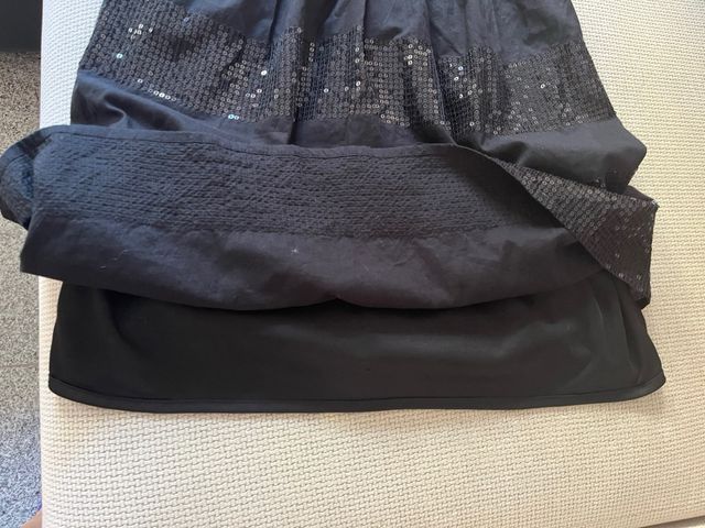 Falda negra lentejuelas TRF