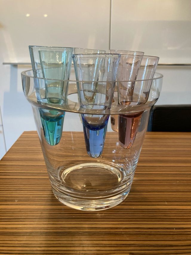 Cubitera con 6 vasos chupitos