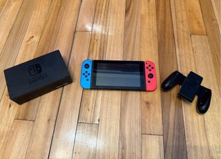 Nintendo Switch Azul & Rojo