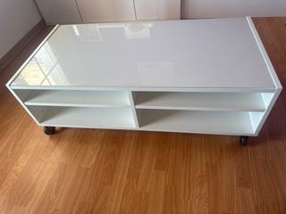 Mesa centro blanca con ruedas