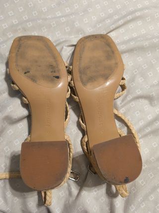 Sandalias Bershka beige, talla 37