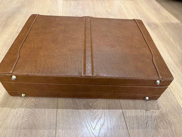 Maletín ejecutivo marrón