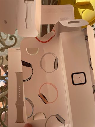 Caja completa de Apple Watch 4 más media correa