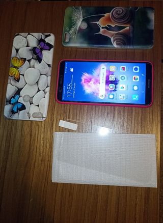 Teléfono Smartphone Huawei P smart + protector
