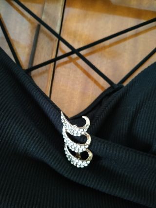 Vestido negro ajustado de Zara