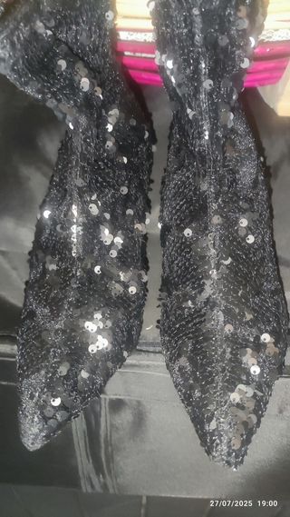 Zapatos negros brillantes
