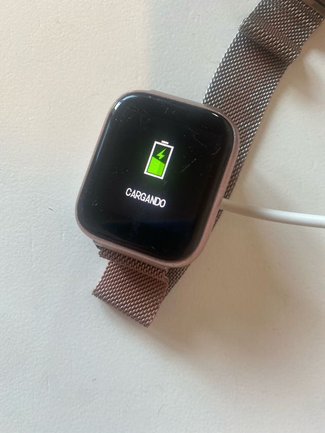 Smartwatch in oro rosa