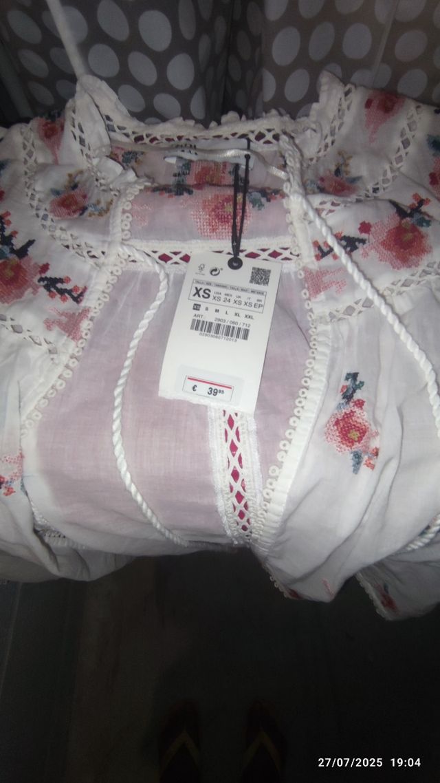 Blusa blanca bordada