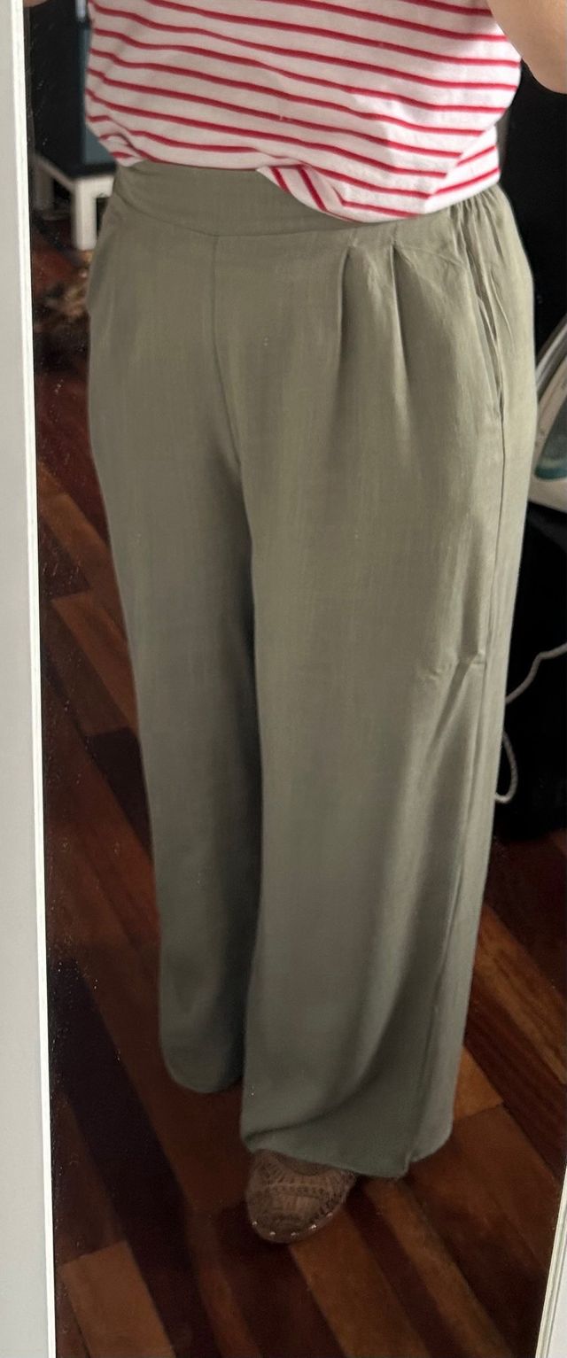 Pantalones anchos verde oliva