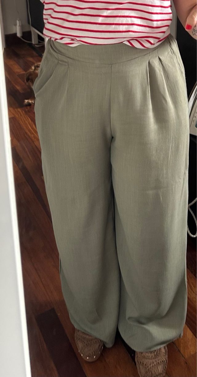 Pantalones anchos verde oliva