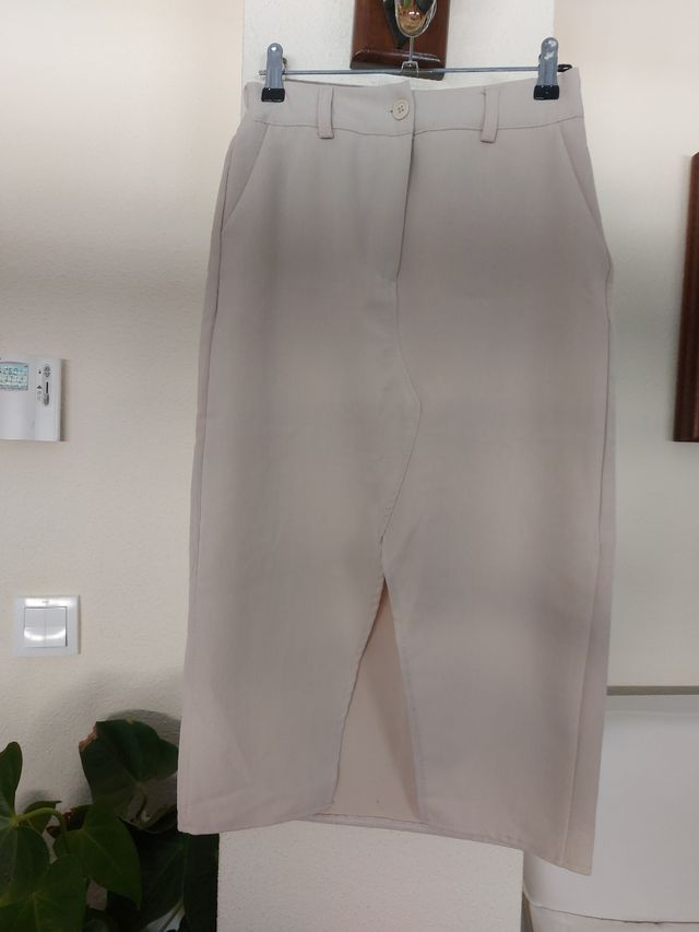 Falda midi entallada, talla S.