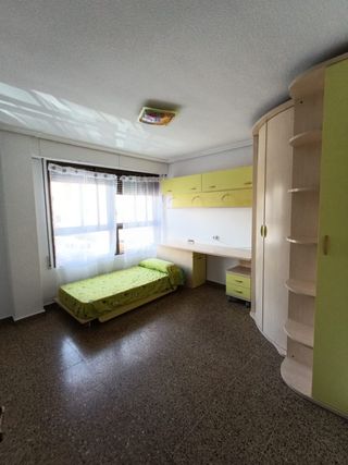 Piso amplio en Elda - 145m²
