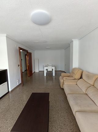 Piso amplio en Elda - 145m²
