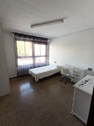 Piso amplio en Elda - 145m²
