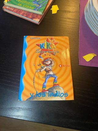 Kika Superbruja y los indios (Spanish Edition)