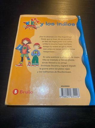 Kika Superbruja y los indios (Spanish Edition)