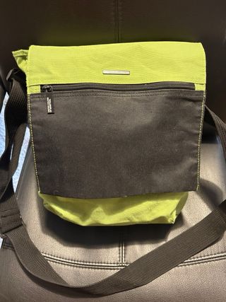 Bolso bandolera Benetton - Verde y Negro