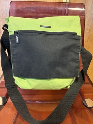 Bolso bandolera Benetton - Verde y Negro
