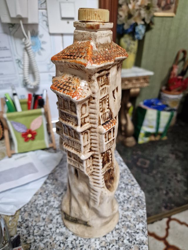 Bottiglia souvenir in ceramica Cuenca