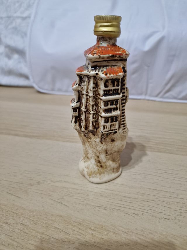 Bottiglia souvenir in ceramica Cuenca