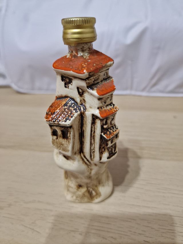 Bottiglia souvenir in ceramica Cuenca