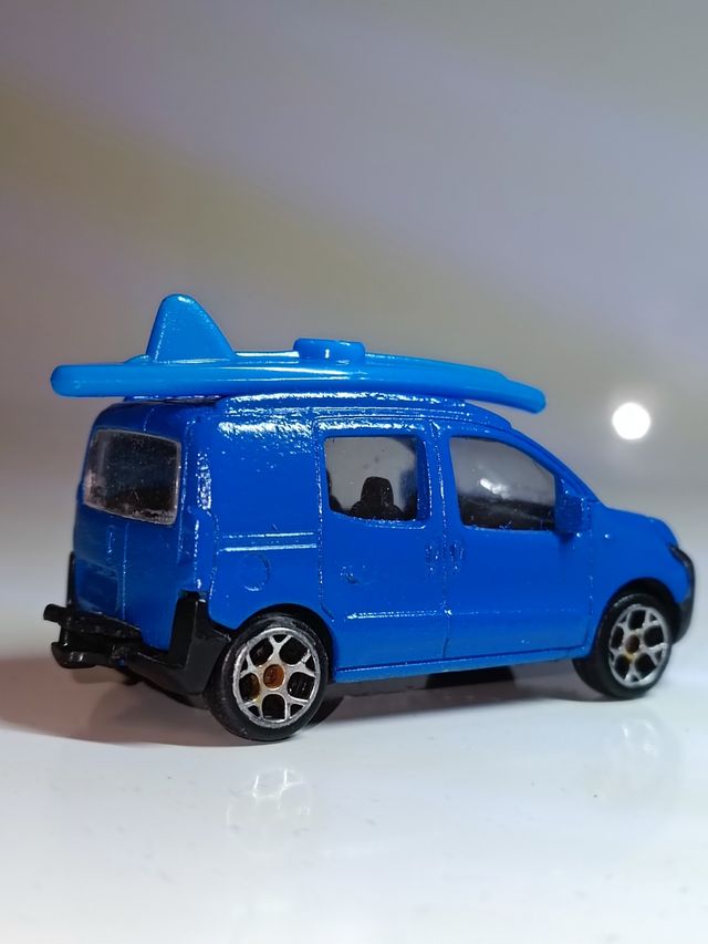 PEUGEOT BIPERR 1/64 MAJORETTE