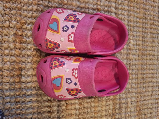 Lote de calzado niña número 26.