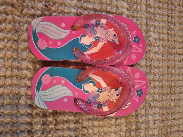 Lote de calzado niña número 26.