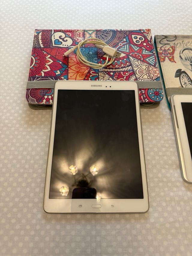 2 Tablets Samsung blancas