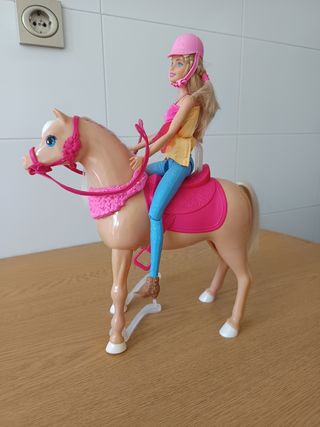Barbie y Caballo Bailarín