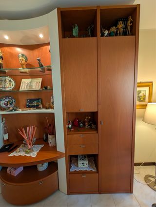 Libreria legno ciliegio , ripiani vetro e luci