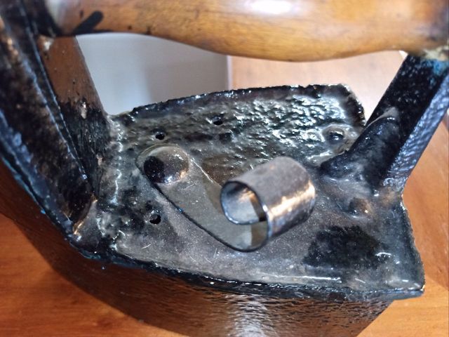 Plancha antigua carbón mango madera 100 años