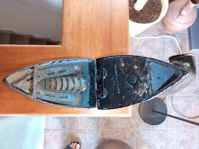 Plancha antigua carbón mango madera 100 años