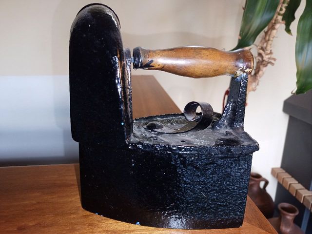 Plancha antigua carbón mango madera 100 años