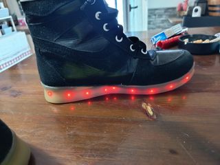 Scarpe donna nere con luci LED