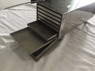 Mobili antichi per strumenti chirurgici