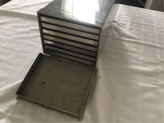 Mobili antichi per strumenti chirurgici
