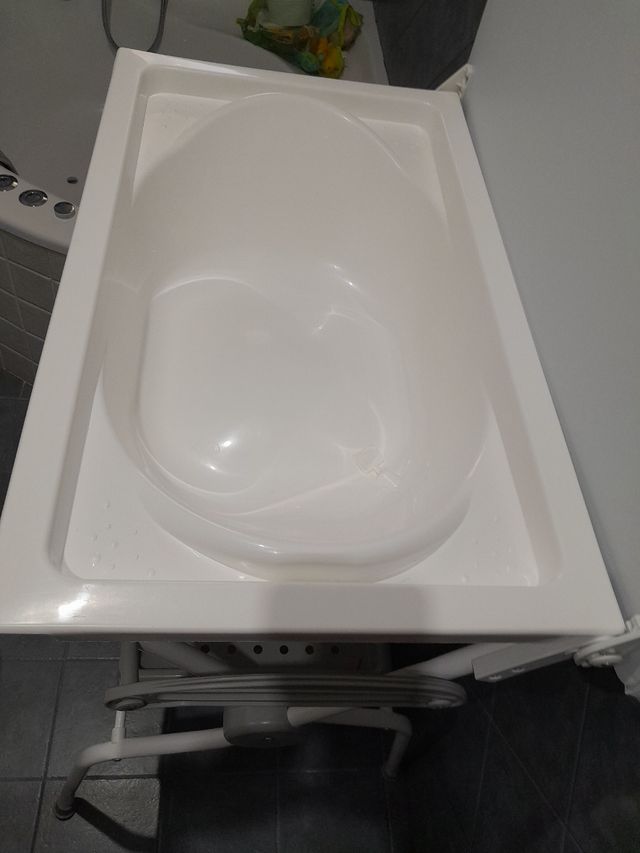 Cambiador bebé con bañera