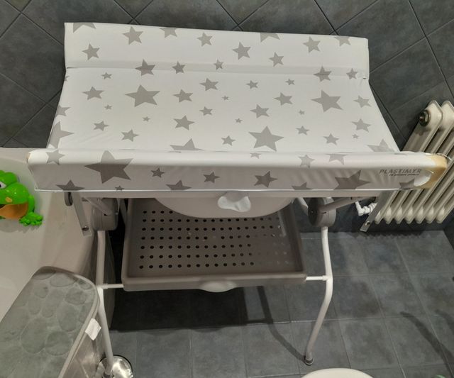 Cambiador bebé con bañera