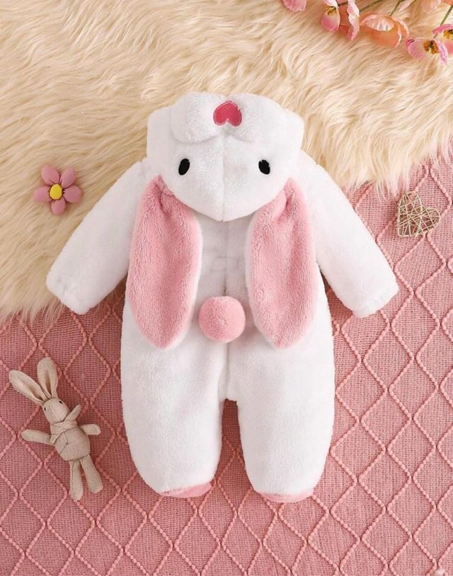 Pelele con capucha conejito