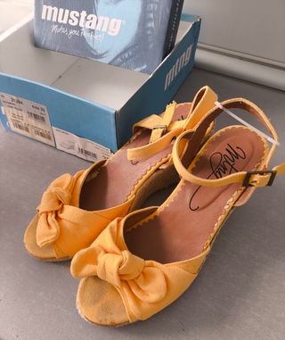 Sandalias Mustang amarillas nº39