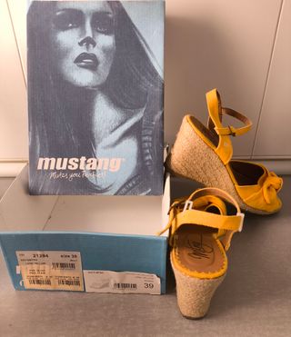 Sandalias Mustang amarillas nº39