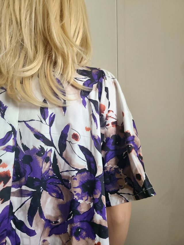 Blusa estiva fiori viola-bianco