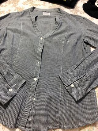 Camicia bianca e nera a quadri